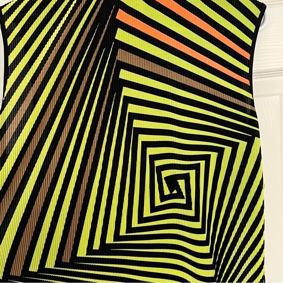 Showstopper Jamie Sadock top, EUC, Size XL - Picture 6 of 13